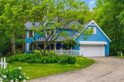 5882 Indian Creek Cir NW, Canton, OH 44718