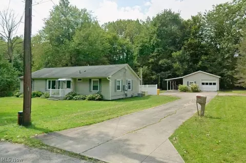 102 Thomas, Conneaut, OH 44030