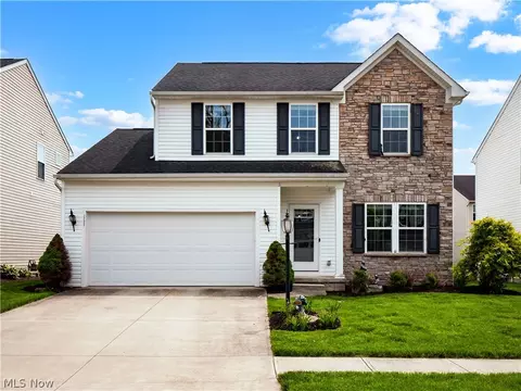 111 Slippery Rock Ln, Berea, OH 44017