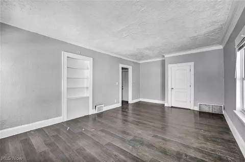 Living - 840 Work Dr, Akron, OH 44320 photo 6 of 9