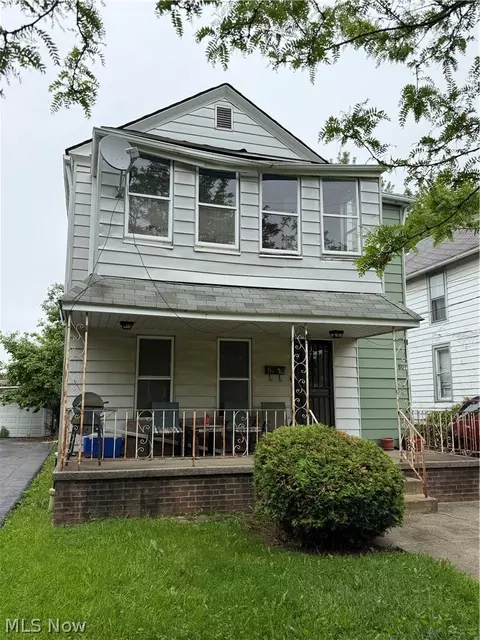861 Whitcomb Rd, Cleveland, OH 44110
