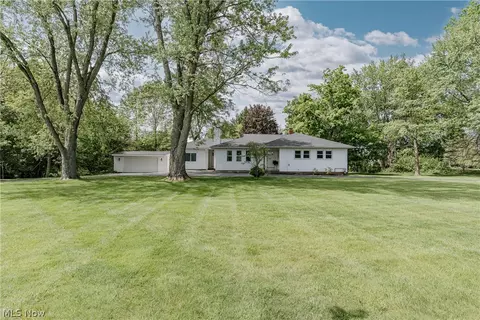 7809 Fairmount Rd, Novelty, OH 44072