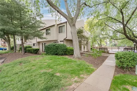 1440 Cedarwood Dr #B, Westlake, OH 44145