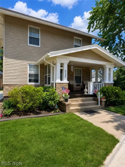 232 Lisbon St, Columbiana, OH 44408