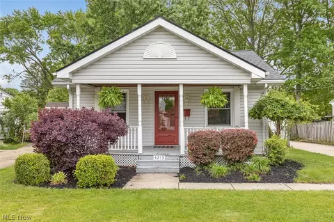 4213 W 219th St, Fairview Park, OH 44126