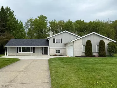 6815 Hickory Hill Dr, Mayfield, OH 44143