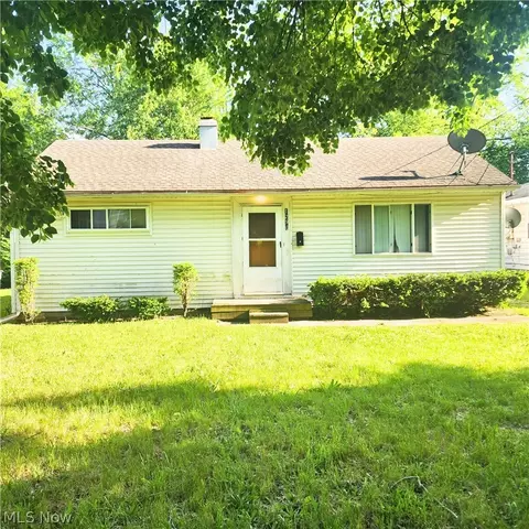1296 Ottawa Ave, Akron, OH 44305