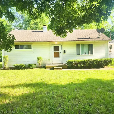 1296 Ottawa Ave, Akron, OH 44305
