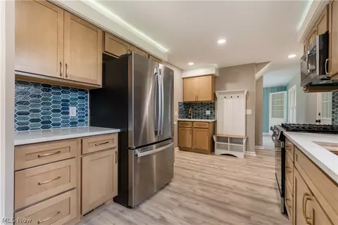 Kitchen - 2607 Lakeside Ave NW, Canton, OH 44708 photo 3 of 5