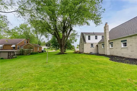 Exterior - 2607 Lakeside Ave NW, Canton, OH 44708 photo 6 of 8