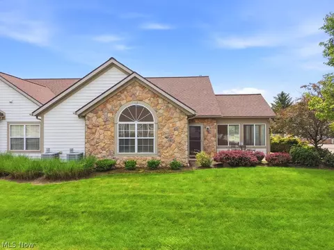 625 Crossings Cir, Tallmadge, OH 44278
