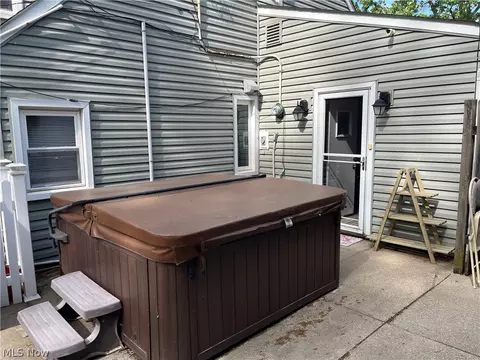 25540 Chatworth Dr, Euclid, OH 44117 photo 5