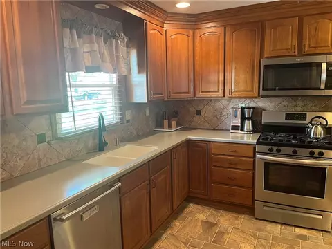 25540 Chatworth Dr, Euclid, OH 44117 photo 47
