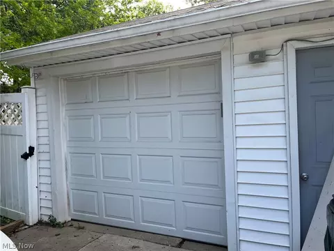 25540 Chatworth Dr, Euclid, OH 44117 photo 11
