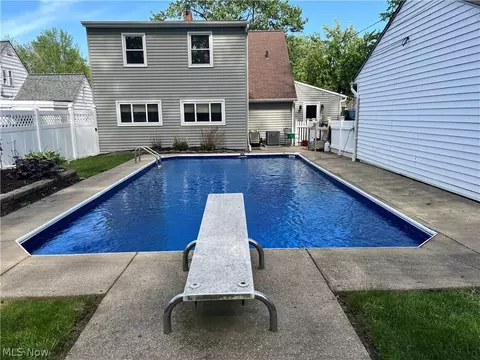 25540 Chatworth Dr, Euclid, OH 44117 photo 8