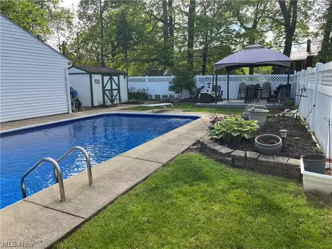 25540 Chatworth Dr, Euclid, OH 44117 photo 6