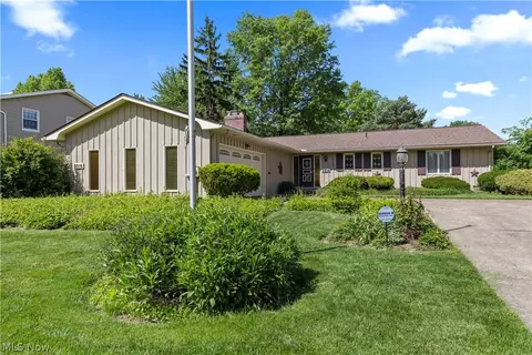3516 Meadowbrook Dr, Lorain, OH 44053