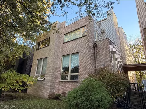 2282 W 5th St, Cleveland, OH 44113