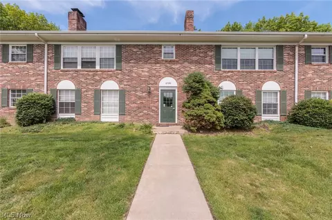 6920 Carriage Hill Dr #103, Brecksville, OH 44141