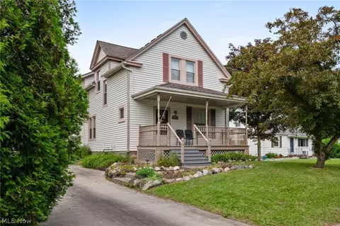6560 Barton Rd, North Olmsted, OH 44070
