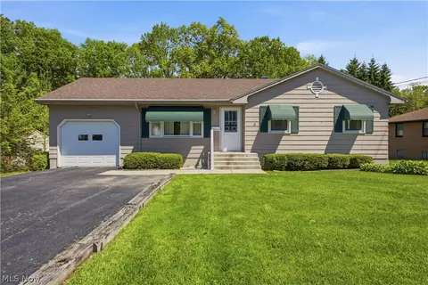 3531 Shirley Rd, Youngstown, OH 44502