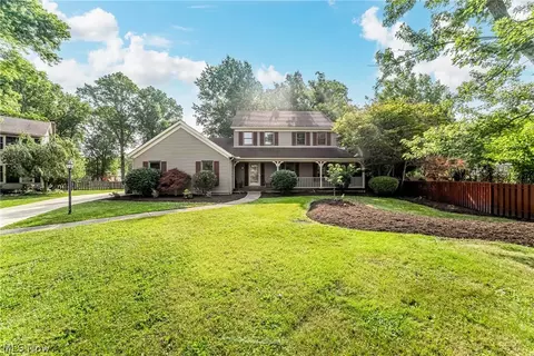 6993 Deer Path, Olmsted Twp, OH 44138