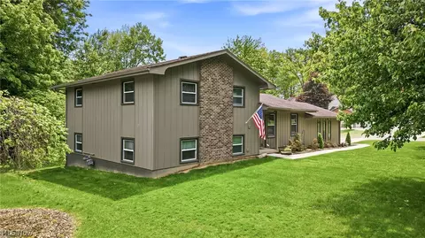 485 Grandview Ave, Hubbard, OH 44425