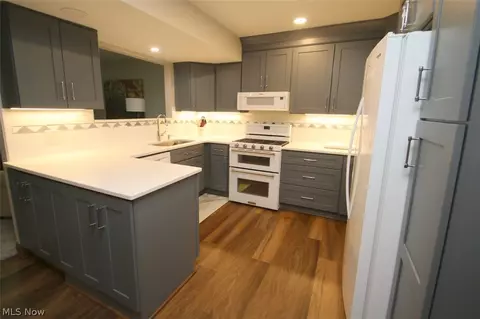 Kitchen - 37575 Ocean Reef, Willoughby, OH 44094 photo 1 of 3