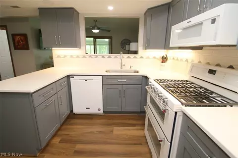 Kitchen - 37575 Ocean Reef, Willoughby, OH 44094 photo 2 of 3