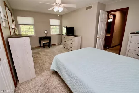 Bedroom - 37575 Ocean Reef, Willoughby, OH 44094 photo 2 of 12
