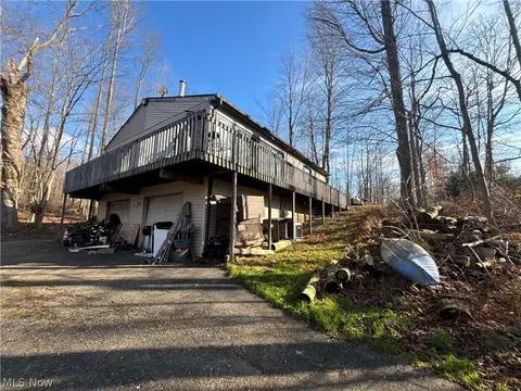 10775 Bell Rd, Newbury, OH 44065