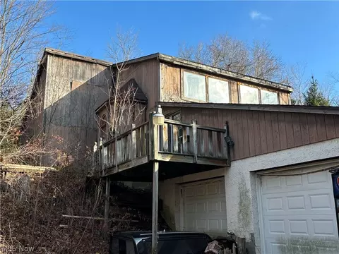 10785 Bell Rd, Newbury, OH 44065