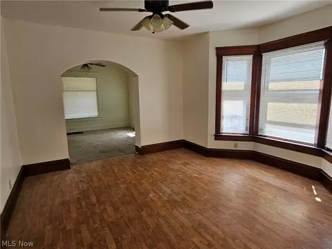 Living - 46 48 Hyde Ave, Niles, OH 44446 photo 2 of 5