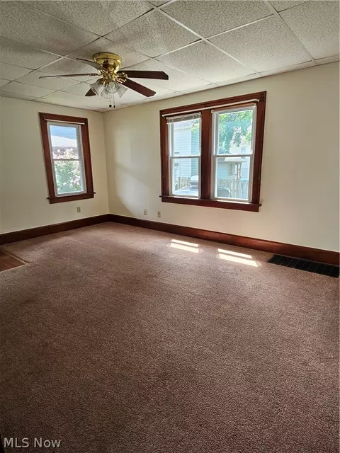 Living - 46 48 Hyde Ave, Niles, OH 44446 photo 5 of 5