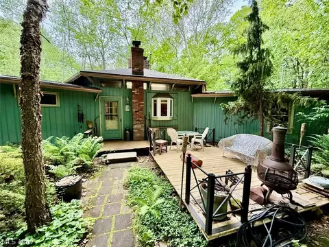 9090 Peasley Rd, Brownhelm, OH 44001