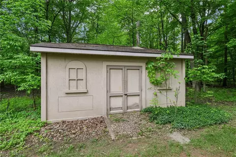 Exterior - 1006 Traci Ln, Copley, OH 44321 photo 9 of 10