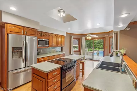 Kitchen - 1006 Traci Ln, Copley, OH 44321 photo 2 of 3