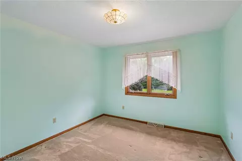 Bedroom - 1006 Traci Ln, Copley, OH 44321 photo 6 of 7