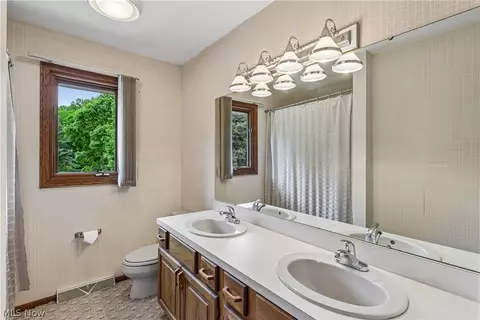 Bath - 1006 Traci Ln, Copley, OH 44321 photo 7 of 7