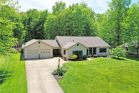 4955 Turkey Run Rd, Vienna, OH 44473