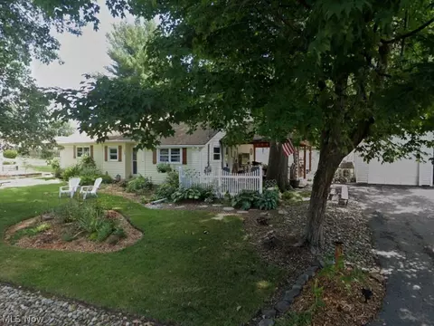176 Rockridge Rd, Chippewa Lake, OH 44215