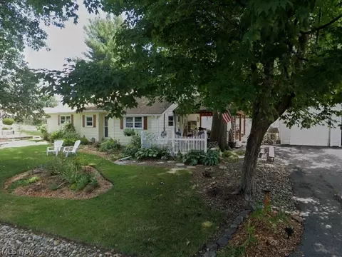 176 Rockridge Rd, Chippewa Lake, OH 44215