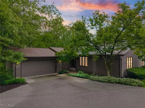 6791 Windward Hls, Brecksville, OH 44141