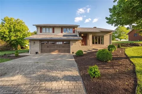 1941 Buckeye St NE, New Philadelphia, OH 44663
