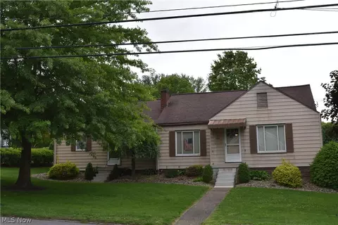 132 N Sugar St, Saint Clairsville, OH 43950
