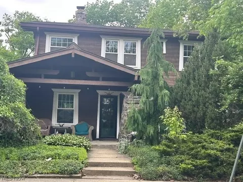 13067 Cedar Rd, Cleveland Heights, OH 44118