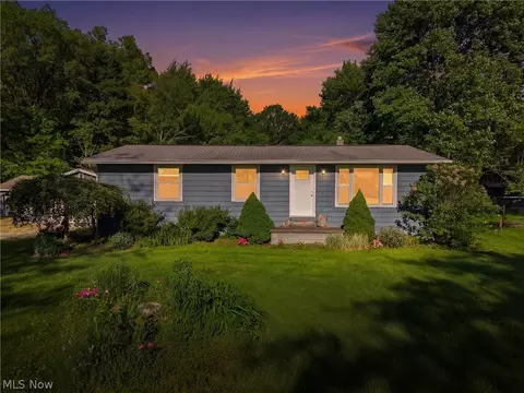 2693 Mahan Denman Rd NW, Bristolville, OH 44402