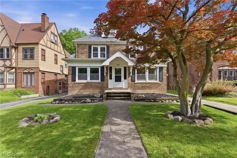 3395 Euclid Heights Blvd, Cleveland Heights, OH 44118