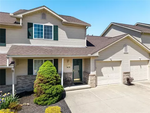 808 Doty Dr, Wadsworth, OH 44281