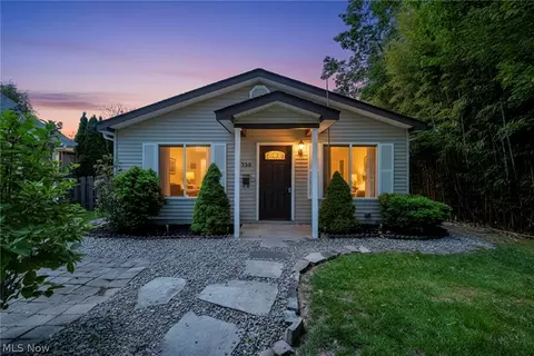 350 Kenilworth Rd, Bay Village, OH 44140